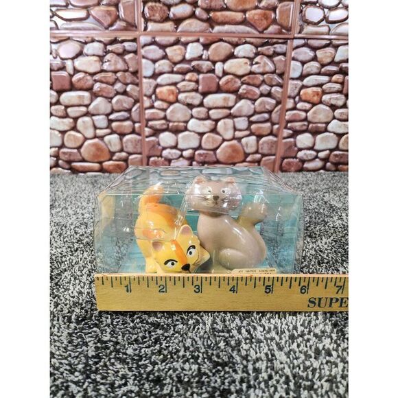 BW Boston Warehouse Frisky Business Cats Salt and Pepper Shaker Set - Picture 9 of 9
